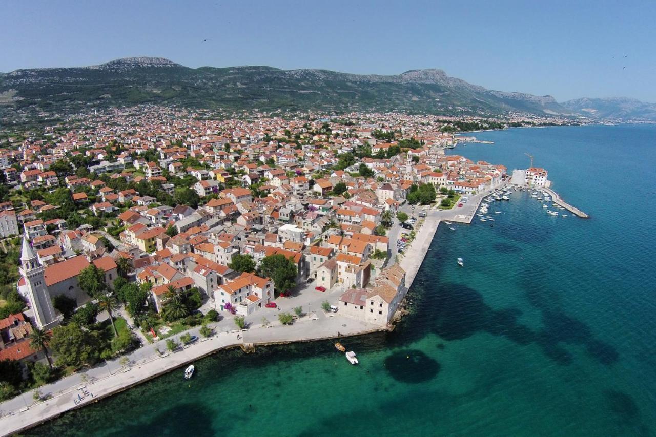 Apartments With A Parking Space Kastel Stafilic, Kastela - 21948 Екстериор снимка